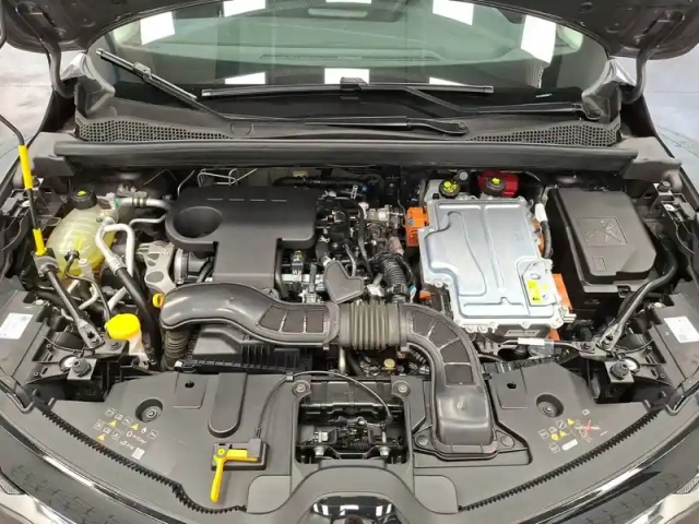 Renault Captur e-tech 145 - 21 — photo 13
