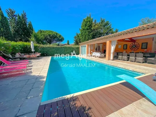 Villa de 204m² avec piscine à Roquebrune-sur-Argens