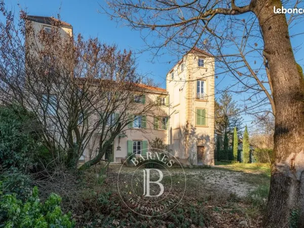 Propriété 14 pièces 553 m²