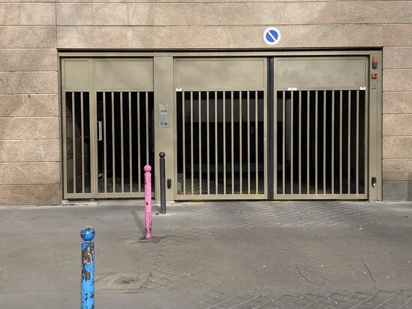 Parking couvert ? Accès direct Bd de Charonne 75020