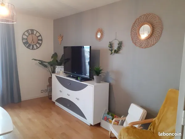 Chambre meuble en colocation