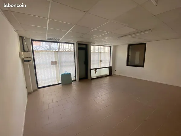2 maisons avec 1 local commercial