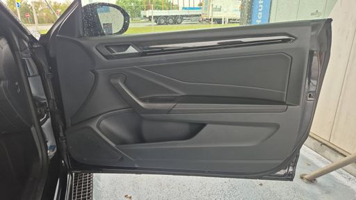 Volkswagen T-Roc 1.5 TSI 150 DSG7 - R Line – 2024 – 8237 km – Essence – Boîte Automatique — photo 42