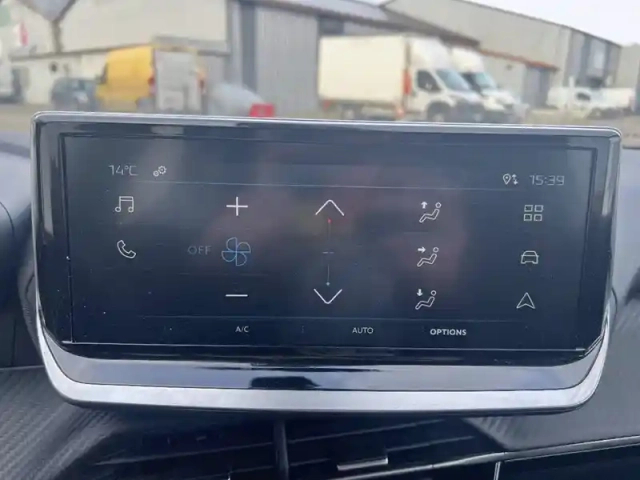 Peugeot 2008 puretech 100 s&amp;s bvm6 — photo 32
