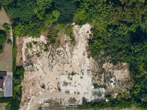 Vendre terrain nu avec 3 lots séparés