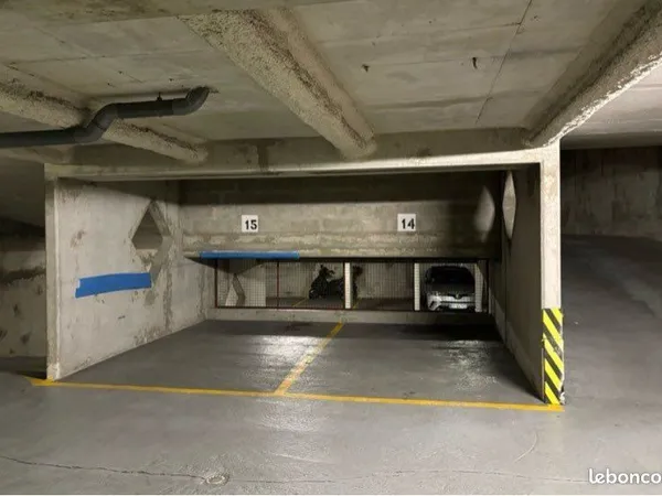 Place parking sécurisée
