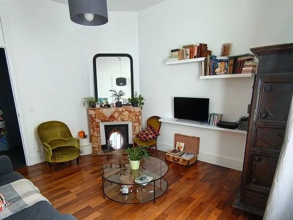 Grenoble - Quartier Mutualiste T2 - 56 m², coin bureau, sans travaux