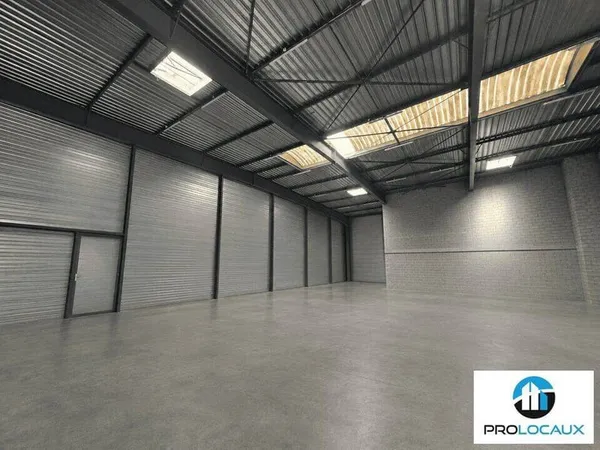 Local d'activité 1710 m²