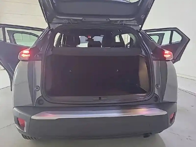Peugeot 2008 puretech 100 s&amp;s bvm6 — photo 9