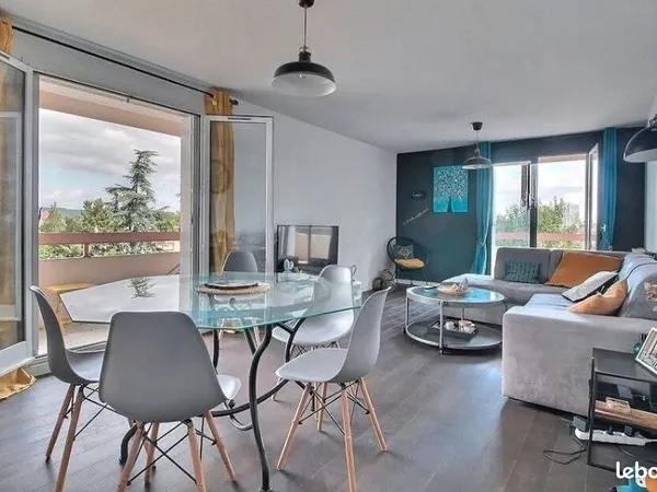 T5 de 99 m² rénové - Terrasse/Balcon de 26 m² - Parking couvert - Aucun travaux - Clermont-Ferrand