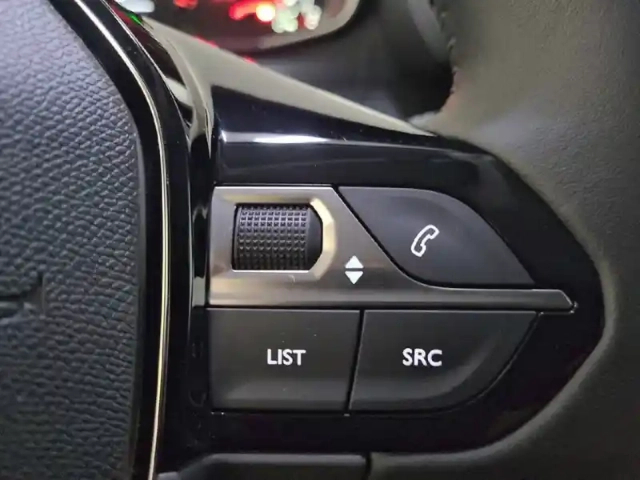 Peugeot 208 puretech 75 s&amp;s bvm5 — photo 31