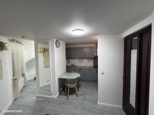 Appartement F2 refait à neuf et meublé
