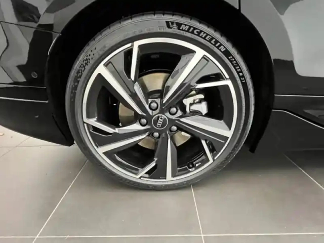 Audi A6 avant e-tron e-tron performance 367ch s line — photo 11
