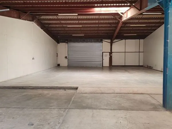 Entrepôt, atelier 430 m² ST AVERTIN