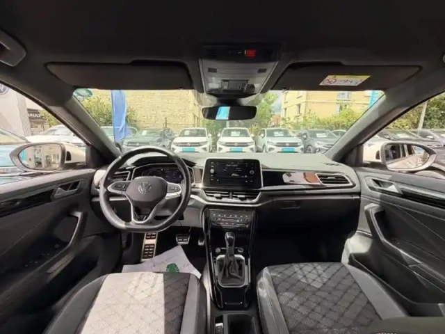 Volkswagen T-Roc 1.5 tsi evo2 150ch r-line dsg7 — photo 16