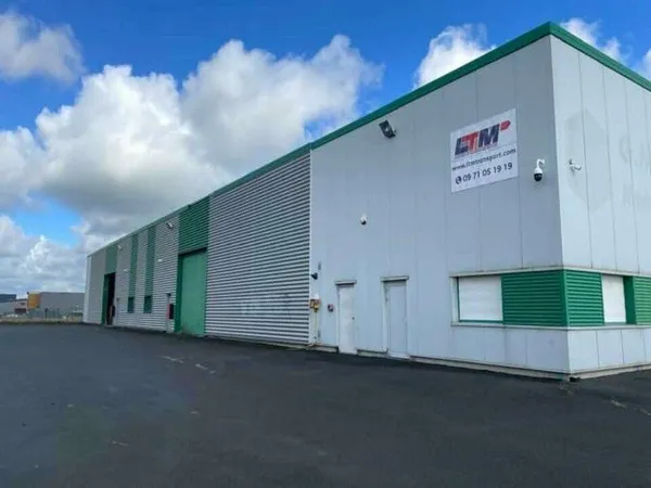 A louer local d'activité 2119m² à Morville-lès-Vic