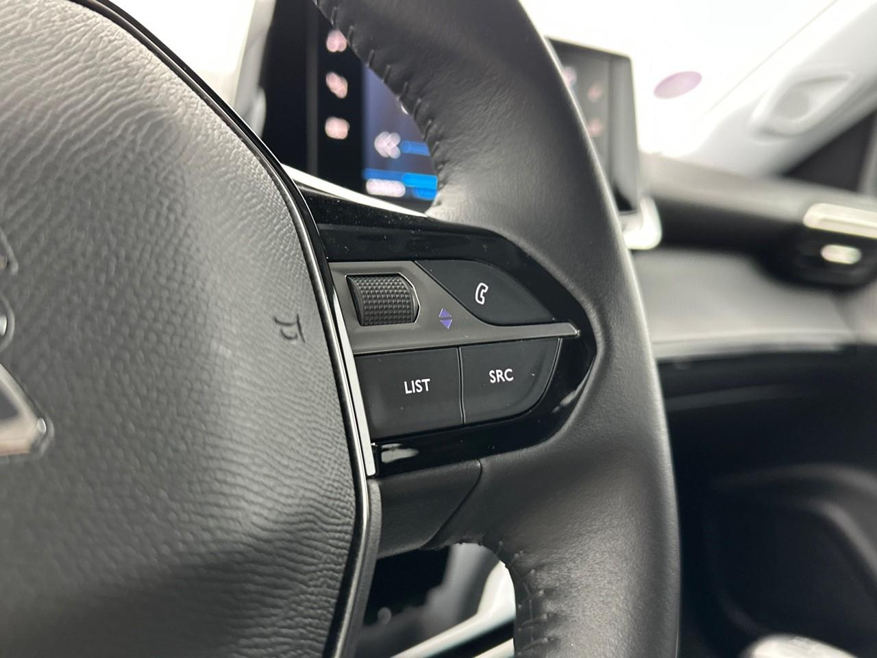 Peugeot 2008 puretech 100 s&s bvm6 allure — photo 18