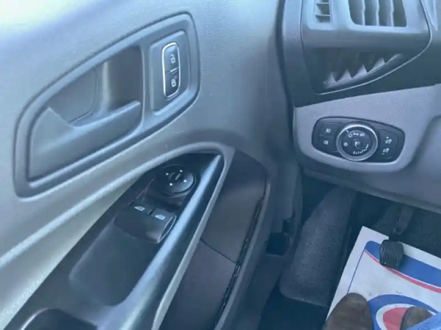 Ford Transit Connect fourgonnette l1 1.0e 100ch e85 trend — photo 6