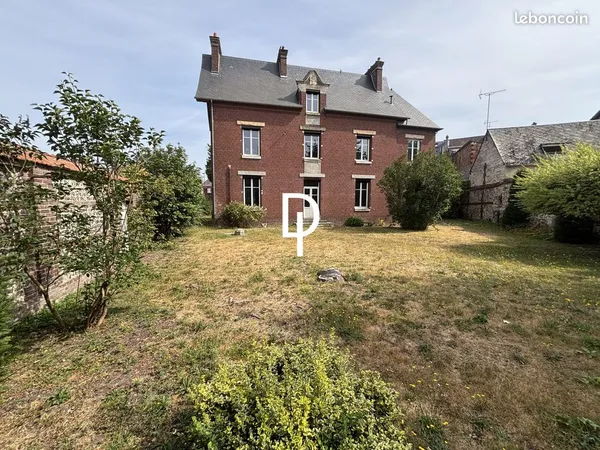 Maison 8 pièces 300 m²