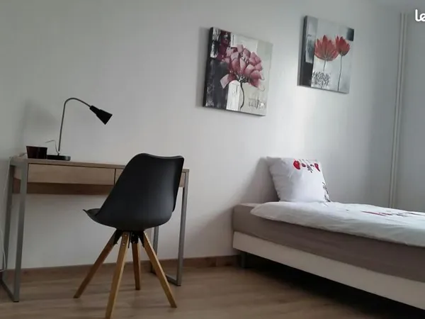 COLOCATION - CHAMBRE MEUBLÉE 14 m²