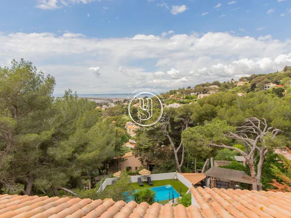 Villa 8 pièces 213 m²