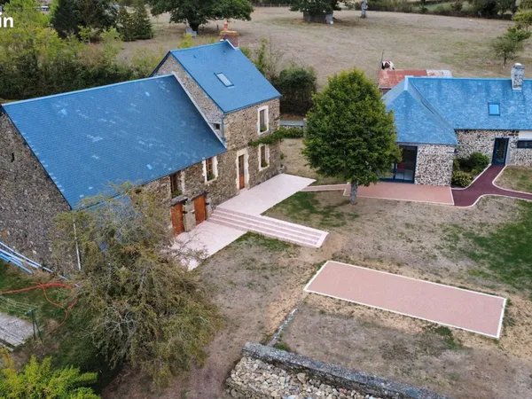 Maison 9 pièces 240 m²