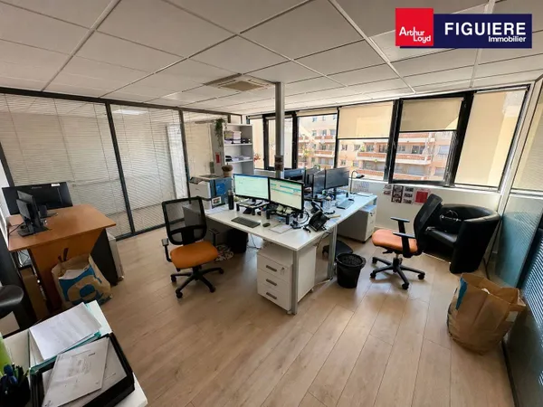 Bureaux 138 m²