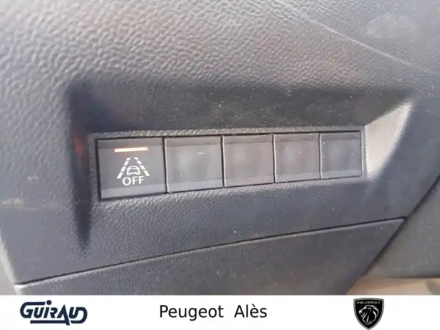 Peugeot 2008 electrique 136 ch — photo 19