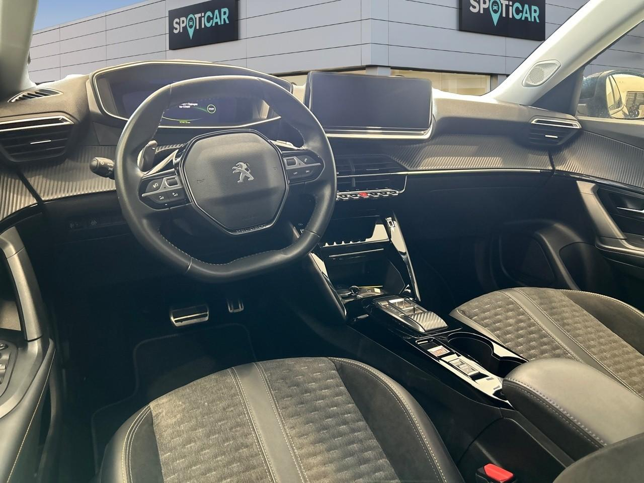 Peugeot 2008 1.2 puretech 130ch s&s roadtrip eat8 — photo 8