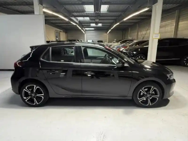 Opel Corsa 1.2 turbo 100ch gs — photo 4