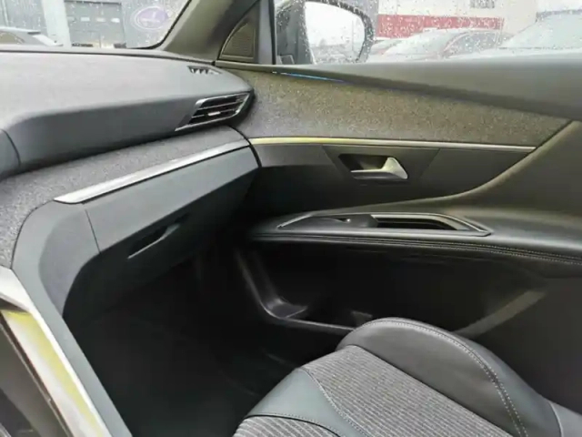 Peugeot 3008 hybrid 225 allure pack 1.6 224 — photo 23