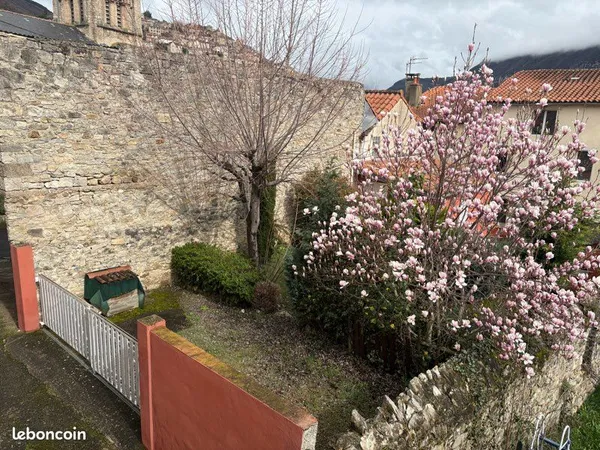 Location petite maison avec jardin