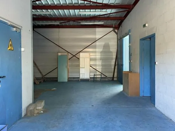 Local d'activité 200 m²