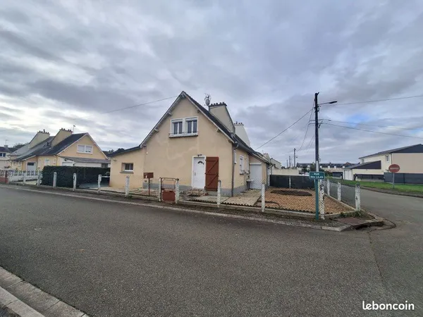 Maison 4 pièces - 100 m² - 3 chambres - Jardin - Garage - Sainte-Jamme-sur-Sarthe