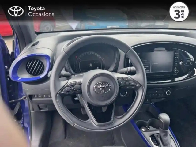 Toyota Aygo x 1.0 vvt-i 72ch design s-cvt — photo 9