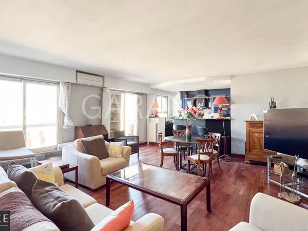 Appartement 6 pièces - 4 chambres avec 2 balcons en étage