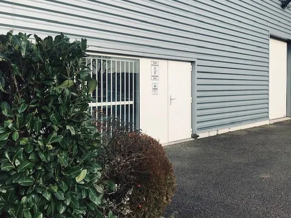 Local d'activité 319 m²