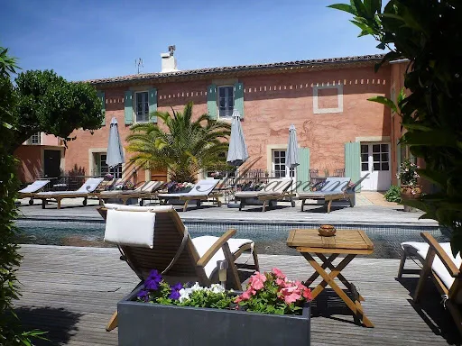 Mas provençal 27 pièces 1000 m²