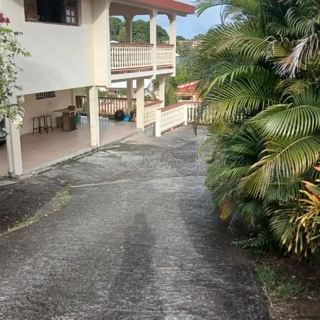 F2 grde terrasse et parking