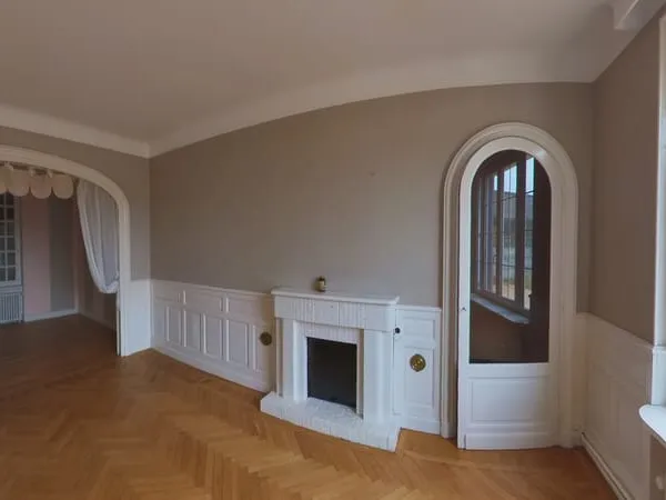 COMMENTRY CENTRE - MAISON DE MAÎTRE 180 m² - 6 PIÈCES - 5 CHAMBR