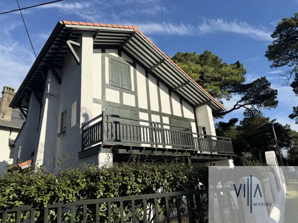 BEAU POTENTIEL POUR CETTE MAISON A RENOVER INTERIEUREMENT
