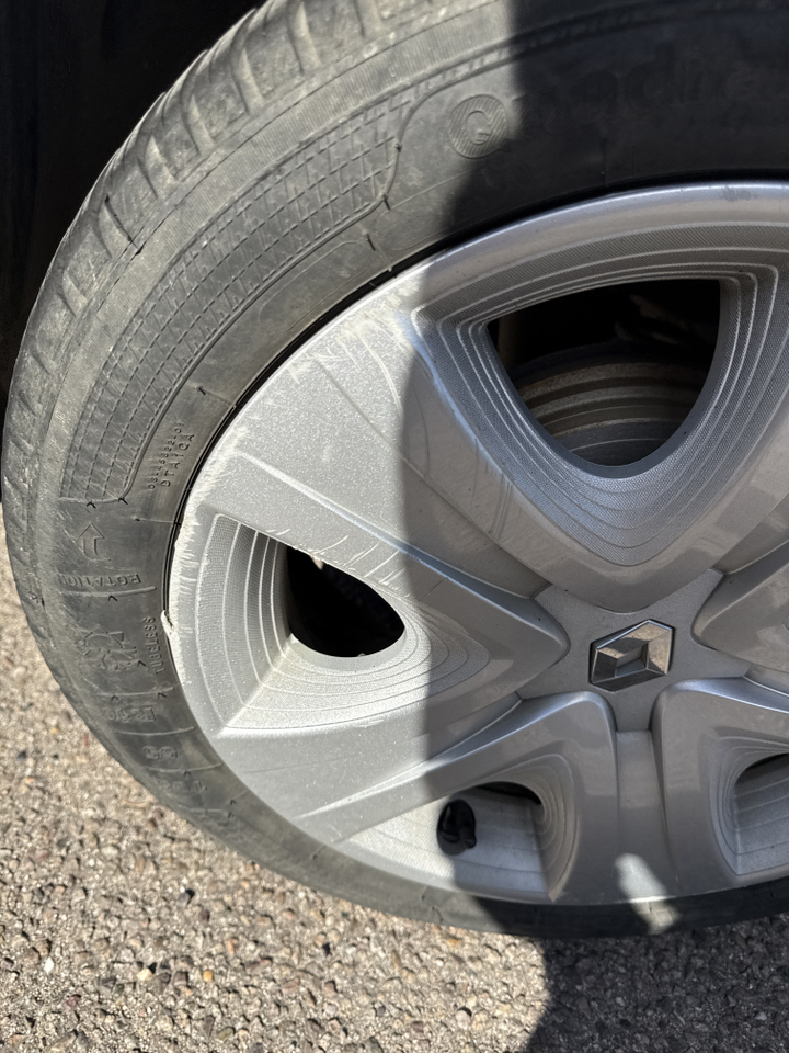 Renault Clio IV dCi 90 Energy eco2 82g — photo 22