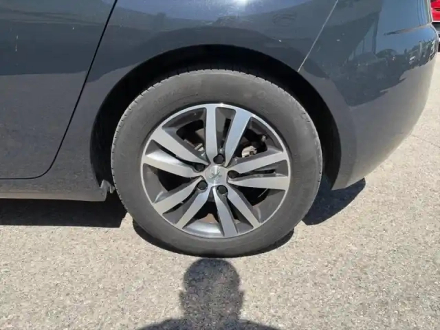 Peugeot 308 1.2 puretech 130ch e6.3 s&amp;s allure — photo 8