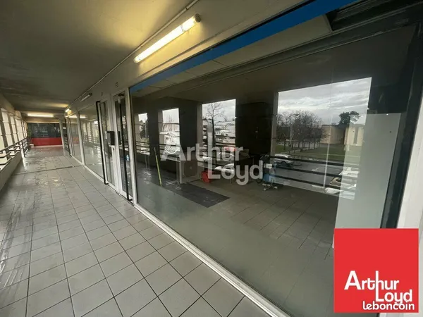 LOCAL COMMERCIAL 45 m² POITIERS