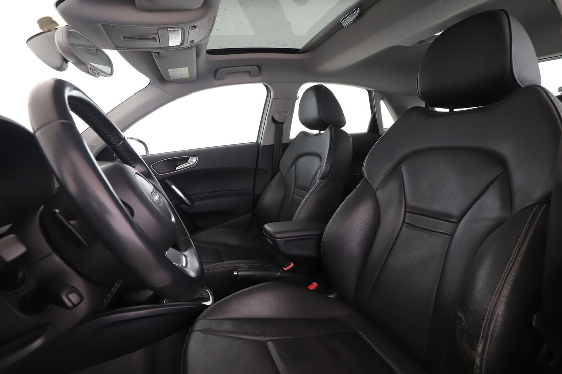 Audi A1 Sportback 1.4 TFSI Ambition Luxe S Tronic — photo 9