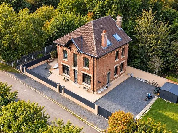 Maison 8 pièces 181 m²