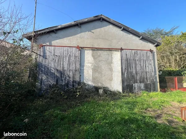 Preignac hangar 220 m2 constructible