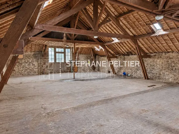Local 458 m²