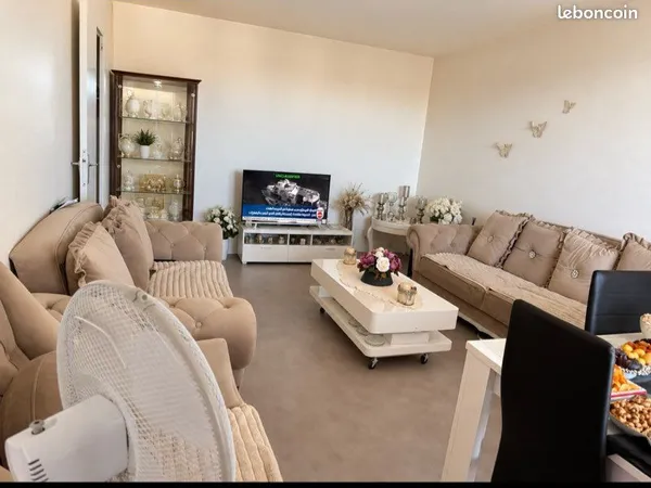 À VENDRE- APPARTEMENT 79 m2- 3 CHAMBRES - BALCON