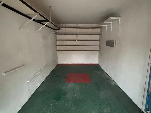 Box garage